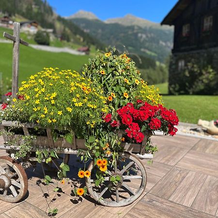 Hotel Garni Gruenmoos Sankt Jakob in Defereggen Exterior foto